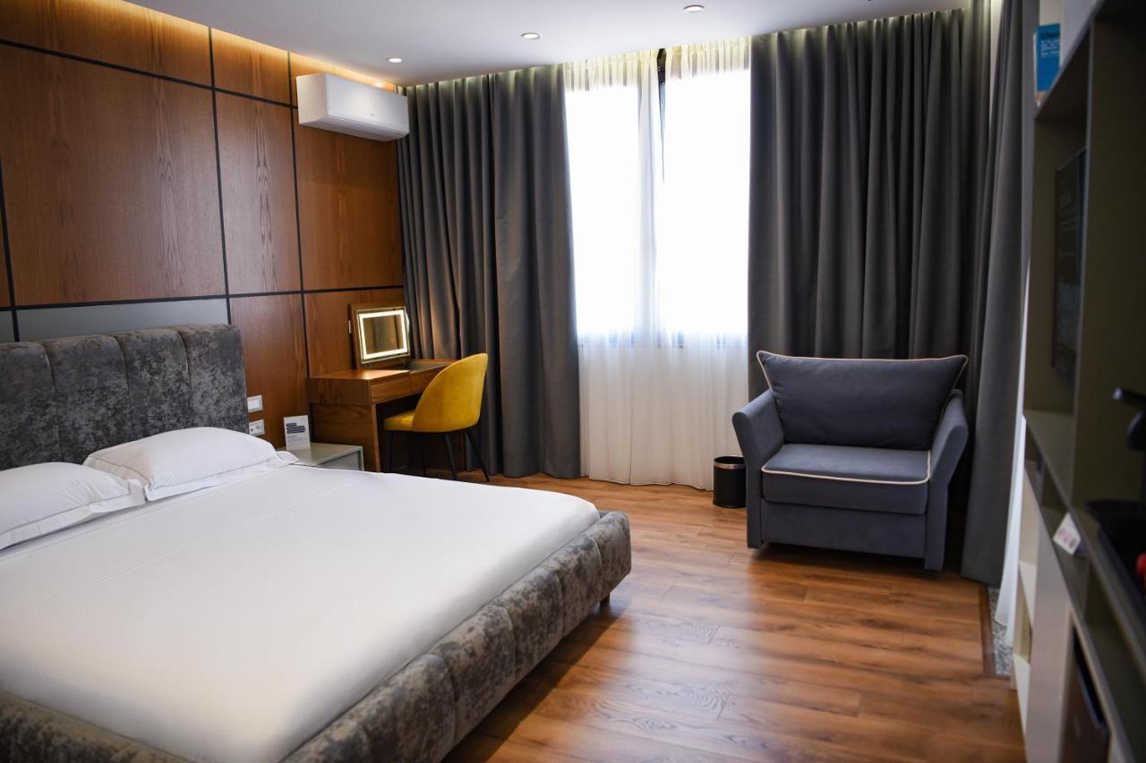 The Wilson Tirana Hotel Ngoại thất bức ảnh
