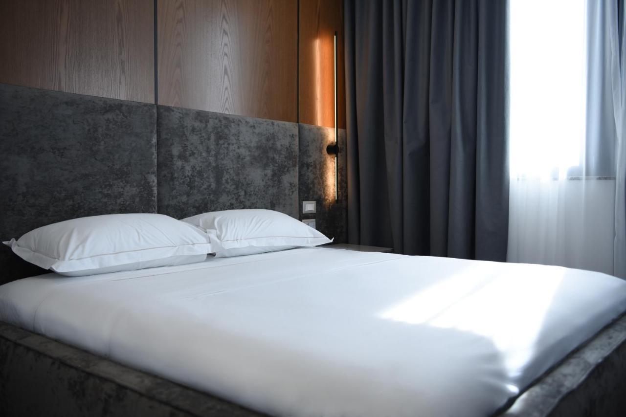 The Wilson Tirana Hotel Ngoại thất bức ảnh
