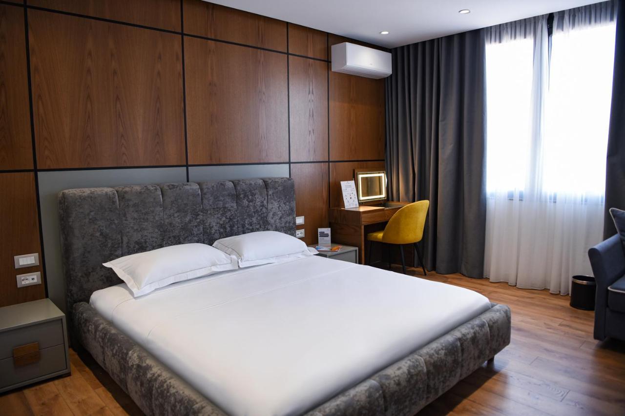 The Wilson Tirana Hotel Ngoại thất bức ảnh
