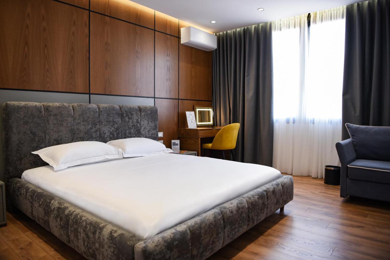 The Wilson Tirana Hotel Ngoại thất bức ảnh